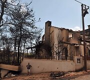 Prie Atėnų siautę gaisrai sustabdyti