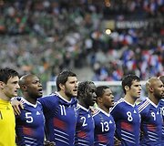 Thierry Henry kamuolį sustabdė ranka