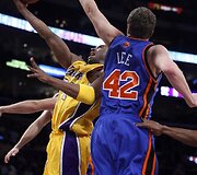 &bdquo;Knicks&ldquo; nusileido čempionams