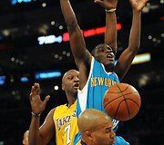 &bdquo;Lakers&ldquo; ir &bdquo;Hornets&ldquo; rungtynių akimirkos