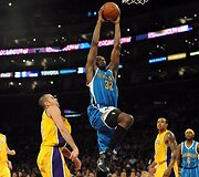 &bdquo;Lakers&ldquo; ir &bdquo;Hornets&ldquo; rungtynių akimirkos