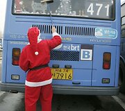 Autobusą vairuoja Kalėdų senelis