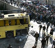 Damaske sprogo autobusas su maldininkais 