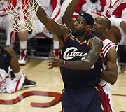 &bdquo;Rockets&ldquo; ir &bdquo;Cavaliers&ldquo; rungtynių akimirkos