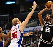 &bdquo;Clippers&ldquo; ir &bdquo;Spurs&ldquo; rungtynių akimirkos