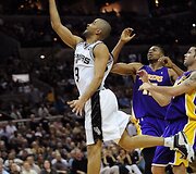 &bdquo;Lakers&ldquo; ir &bdquo;Spurs&ldquo; krep&scaron;ininkų dvikova 
