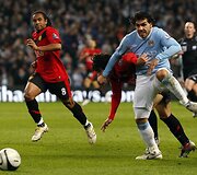  &bdquo;Manchester United&ldquo;  ir &bdquo;Manchester City&ldquo; dvikova
