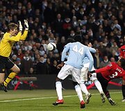  &bdquo;Manchester United&ldquo;  ir &bdquo;Manchester City&ldquo; dvikova