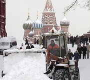 Dėl sniego sudėtingos eismo sąlygos