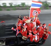 Protestuoja tūkstančiai tailandiečių