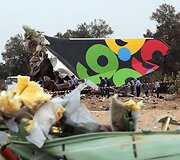 Lėktuvas sudužo leisdamasis netoli oro uosto