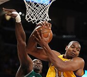 Los Andželo &bdquo;Lakers&ldquo; pirmoji pergalė