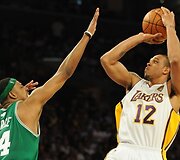 Bostono &bdquo;Celtics&ldquo; pergalė
