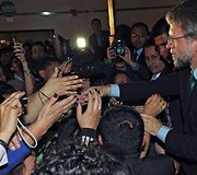 J.M.Santosas pakeis dvi kadencijas baigusį prezidentą Alvaro Uribe 