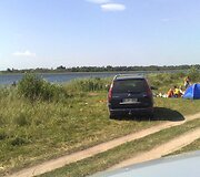 Rolando užfiksuotas pažeidimas: automobilis palikti per arti vandens telkinio