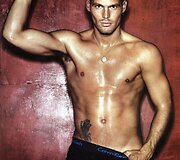 Tobuli kūnai reklamose