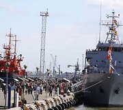 &Scaron;e&scaron;tadienį buvo galima apžiūrėti Karinių jūrų pajėgų laivus, susipažinti su kariuomenės ginkluote.
