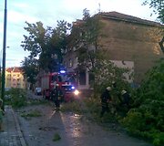 Ugniagesiai &scaron;alina &scaron;kvalo padarinius.