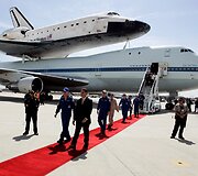 Erdvėlaivis &bdquo;Endeavour&ldquo; atsiveikino su kelionėmis į kosmosą ir bus įkurdintas muziejuje.