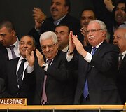 Palestinos prezidentas Mahmudas Abbasas ir delegacija Jungtinių Tautų Generalinėje asamblėjoje sprendimą pasitiko plojimaisžiaugsmu