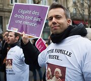 Homoseksualų santuokų rėmėjai i&scaron;ėjo į Paryžiaus gatves