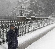 Japonijoje i&scaron;kritęs pirmas gausus sniegas sukėlė nesklandumų.