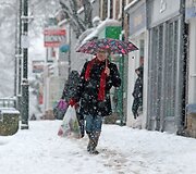 Didžiojoje Britanijoje gausus sniegas sutrikdė gyvenimą