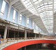 Vilniaus pramogų parko teritorijoje baigiamo statyti prekybos ir pramogų centro &bdquo;Ozas&ldquo; plėtotojai skaičiuoja dienas iki atidarymo.