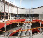 Vilniaus pramogų parko teritorijoje baigiamo statyti prekybos ir pramogų centro &bdquo;Ozas&ldquo; plėtotojai skaičiuoja dienas iki atidarymo.