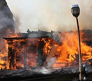 Vilniaus ugniagesiai gavo prane&scaron;imą apie gaisrą Užupyje, to paties pavadinimo gatvėje. Gaisras įsiplieskė pastate, kuriame įsikūręs vilniečiams gerai žinomas restoranas &bdquo;Tores&ldquo;.