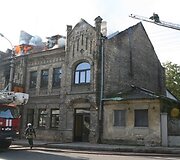 Vilniaus ugniagesiai gavo prane&scaron;imą apie gaisrą Užupyje, to paties pavadinimo gatvėje. Gaisras įsiplieskė pastate, kuriame įsikūręs vilniečiams gerai žinomas restoranas &bdquo;Tores&ldquo;.