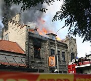Vilniaus ugniagesiai gavo prane&scaron;imą apie gaisrą Užupyje, to paties pavadinimo gatvėje. Gaisras įsiplieskė pastate, kuriame įsikūręs vilniečiams gerai žinomas restoranas &bdquo;Tores&ldquo;.