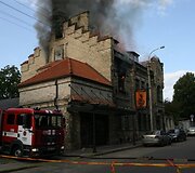 Vilniaus ugniagesiai gavo prane&scaron;imą apie gaisrą Užupyje, to paties pavadinimo gatvėje. Gaisras įsiplieskė pastate, kuriame įsikūręs vilniečiams gerai žinomas restoranas &bdquo;Tores&ldquo;.