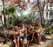 Mindaugas Kuzminskas su Egle Andreikaite ir Saulius Kuzminskas su sužadėtine Dovile (pora kairėje)