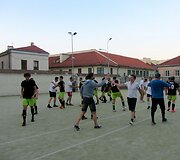 &bdquo;Biplan&ldquo; ir &bdquo;Bez bilieta&ldquo; muzikantų komanda žaidė futbolą su FK &bdquo;Barbakanas&ldquo;