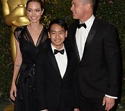 Angelina Jolie, Bradas Pittas ir jų sūnus Maddoxas