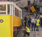 Tragi&scaron;ka Lisabonos funikulieriaus avarija