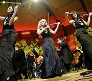 Smuikininkių trio &bdquo;Electric Ladies&ldquo;