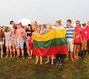 Lietuviai festivalyje &bdquo;Heineken Open&lsquo;er&ldquo; giedojo Lietuvos himną