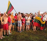 Lietuviai festivalyje &bdquo;Heineken Open&lsquo;er&ldquo; giedojo Lietuvos himną