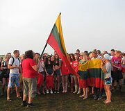 Lietuviai festivalyje &bdquo;Heineken Open&lsquo;er&ldquo; giedojo Lietuvos himną
