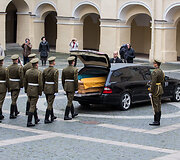 Adolfo Ramanausko-Vanago palaikai atvežti į &Scaron;ventų Jonų bažnyčią