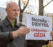 Protestas prie Užsienio reikalų ministerijos