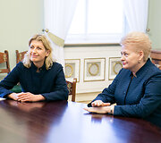 Liana Ruokytė-Jonsson ir Dalia Grybauskaitė