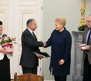 Julija Birutė Barutienė, Petras Ruzgus, Dalia Grybauskaitė, Kajatonas &Scaron;liogeris
