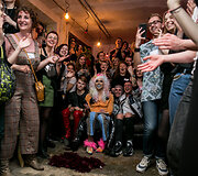 &bdquo;Drag&ldquo; festivalio akimirka