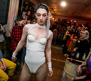 &bdquo;Drag&ldquo; festivalio akimirka