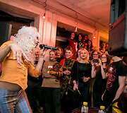 &bdquo;Drag&ldquo; festivalio akimirka