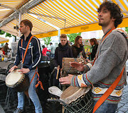 Vilniaus Rotu&scaron;ės aik&scaron;tėje prasidėjo penkių dienų festivalis &bdquo;Afrikos dienos 2012&ldquo;