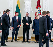 Vilius &Scaron;apoka, Saulius Skvernelis, Dalia Grybauskaitė